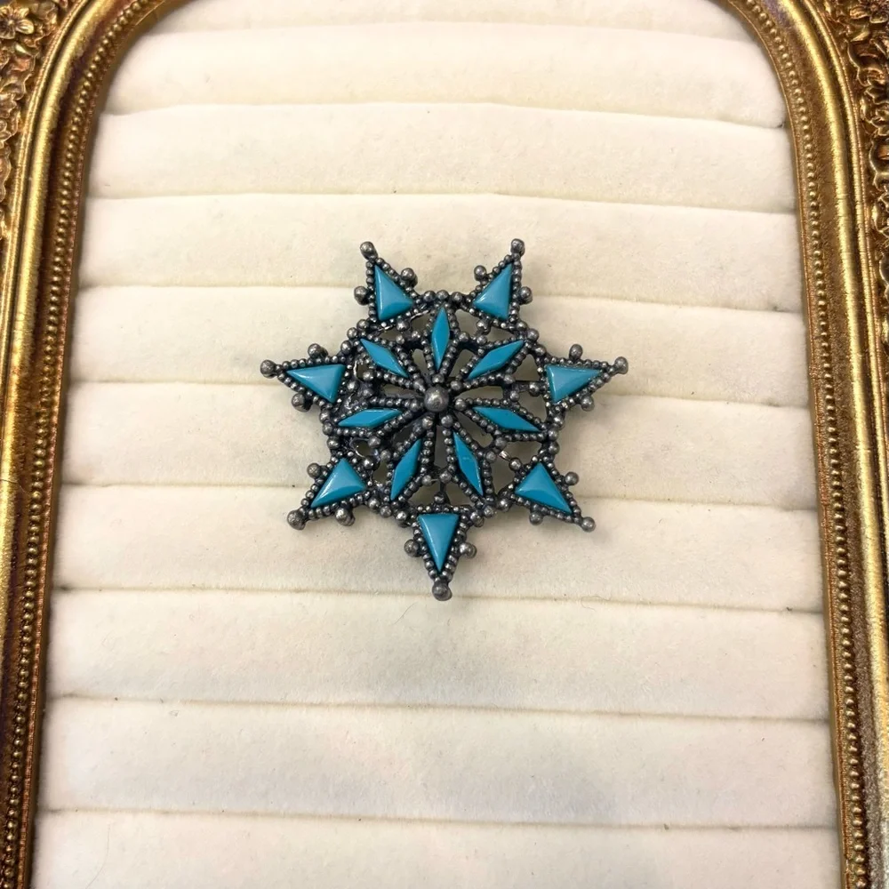 Signed NYT Southwest Faux Turquoise Brooch Silver‎ Tone Vintage Western Cowgirl